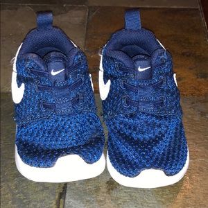 Toddler Nike shoes size 5c